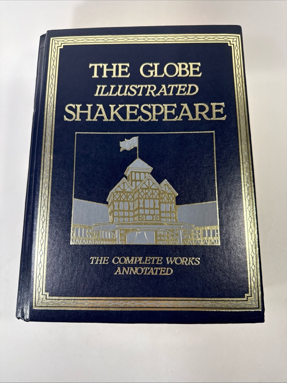 The Globe Illustrated Shakespeare - Complete Works (Navy & Gold) 1986 gilded